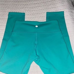 LuLu Lemon Capri Leggings